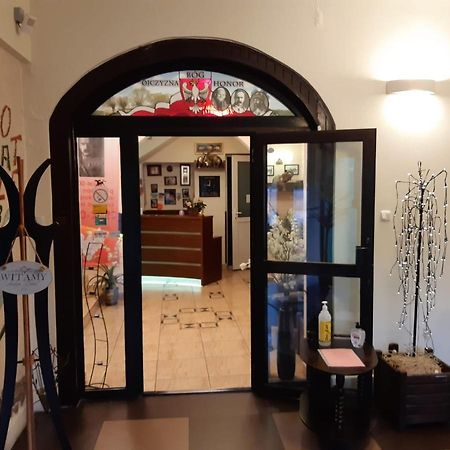 Albert Turystyczne Uslugi Hotelarskie Warsawa Bagian luar foto